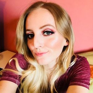 Meet your Posher, Rebecca